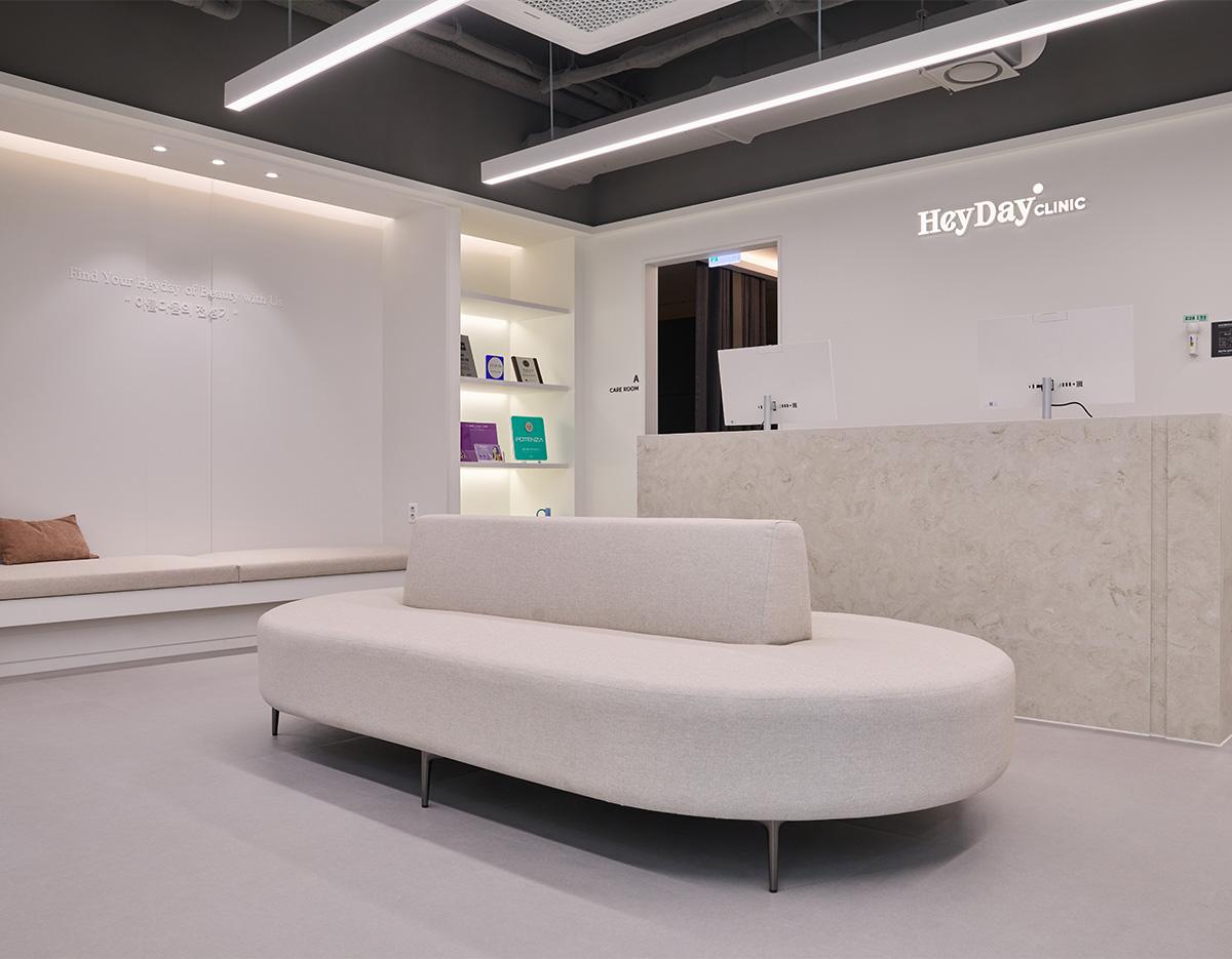 heyday明洞店候诊区实景，明洞heyday皮肤科营业时间参考